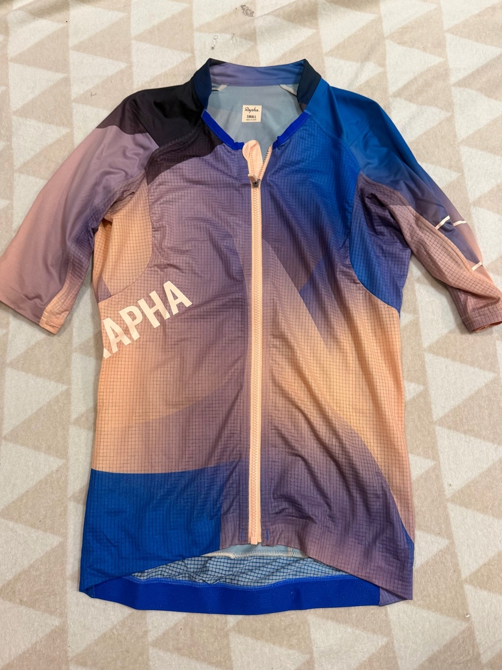 NWOT RAPHA pro team lightweight jersey peach blue gradient